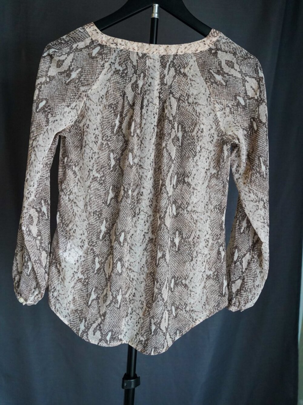Banana Republic Petite XXS Women's Snakeskin Print Long Sleeve Blouse - Picture 11 of 11